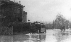 coche cerrado inundacion
